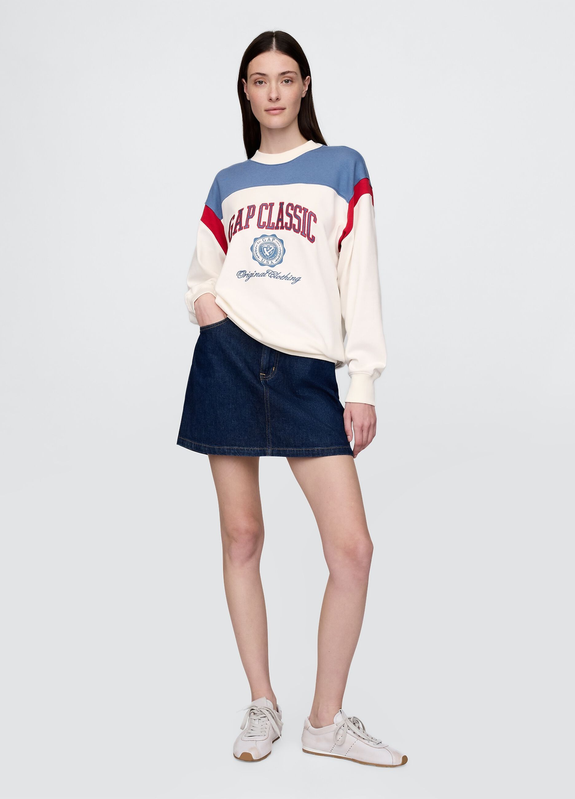 Gap Classic Sweatshirt with Tricolour Logo