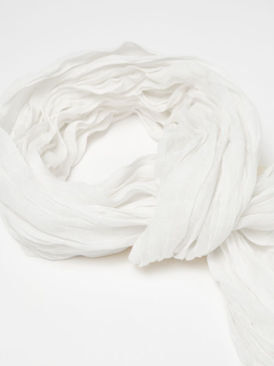 Contemporary fringed scarf in linen_1