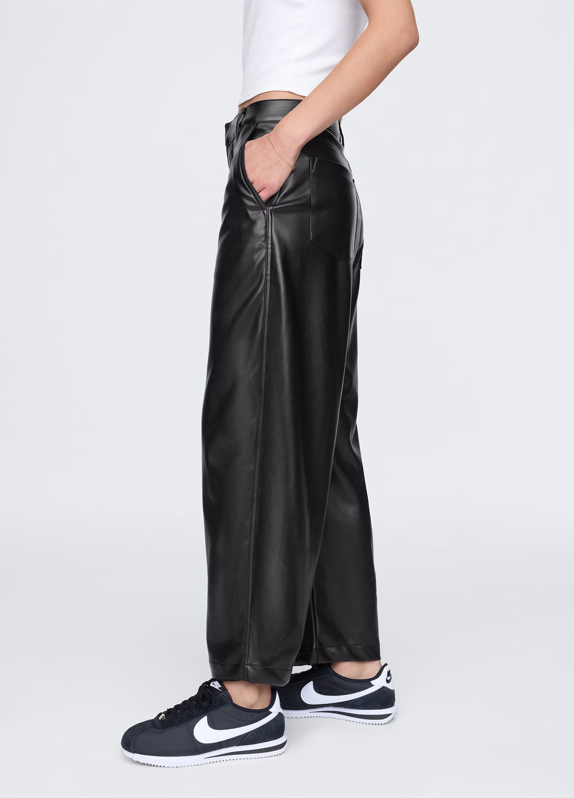 Barrel-fit shiny-effect trousers