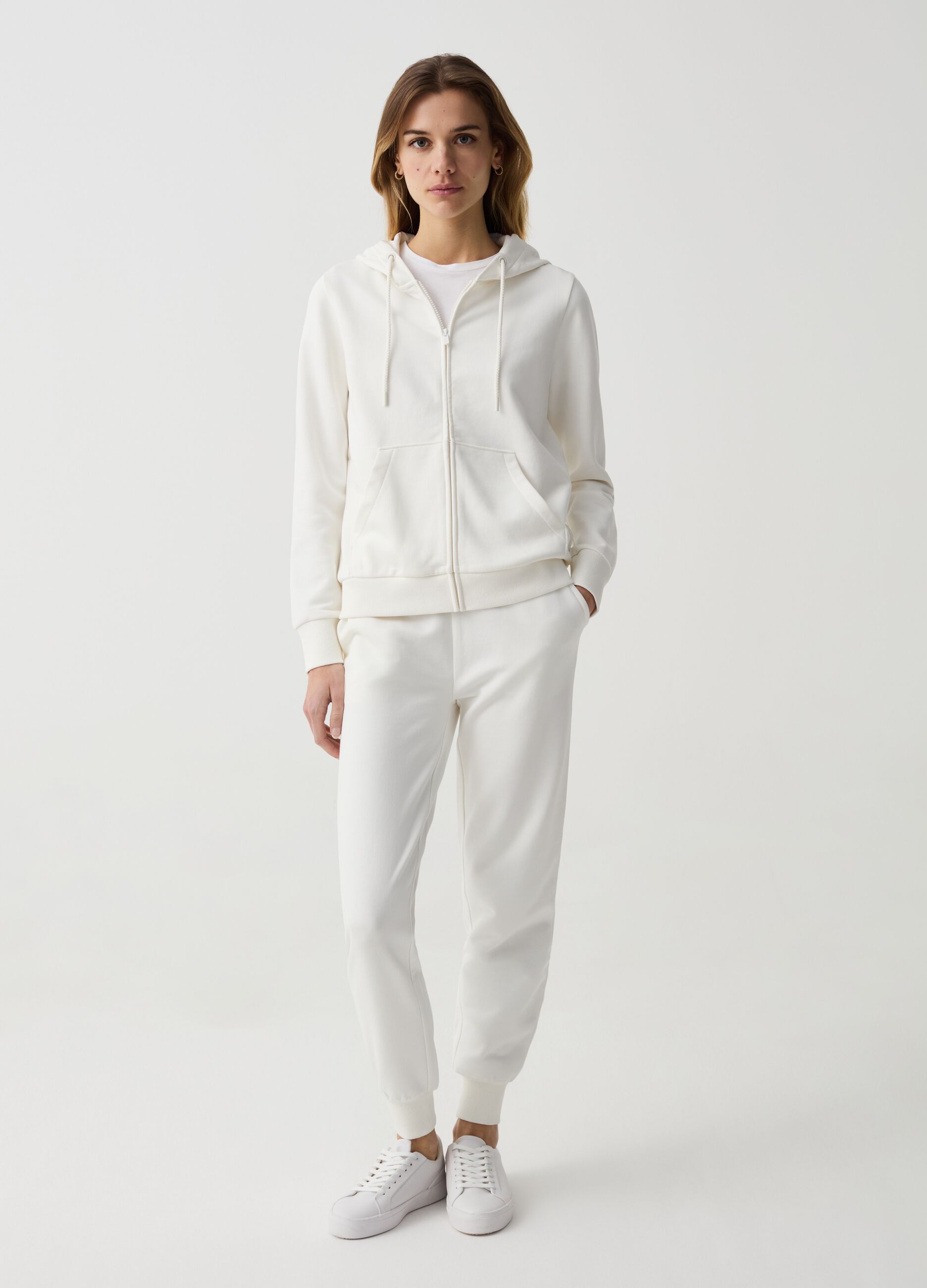 Full-zip Essential in felpa con cappuccio