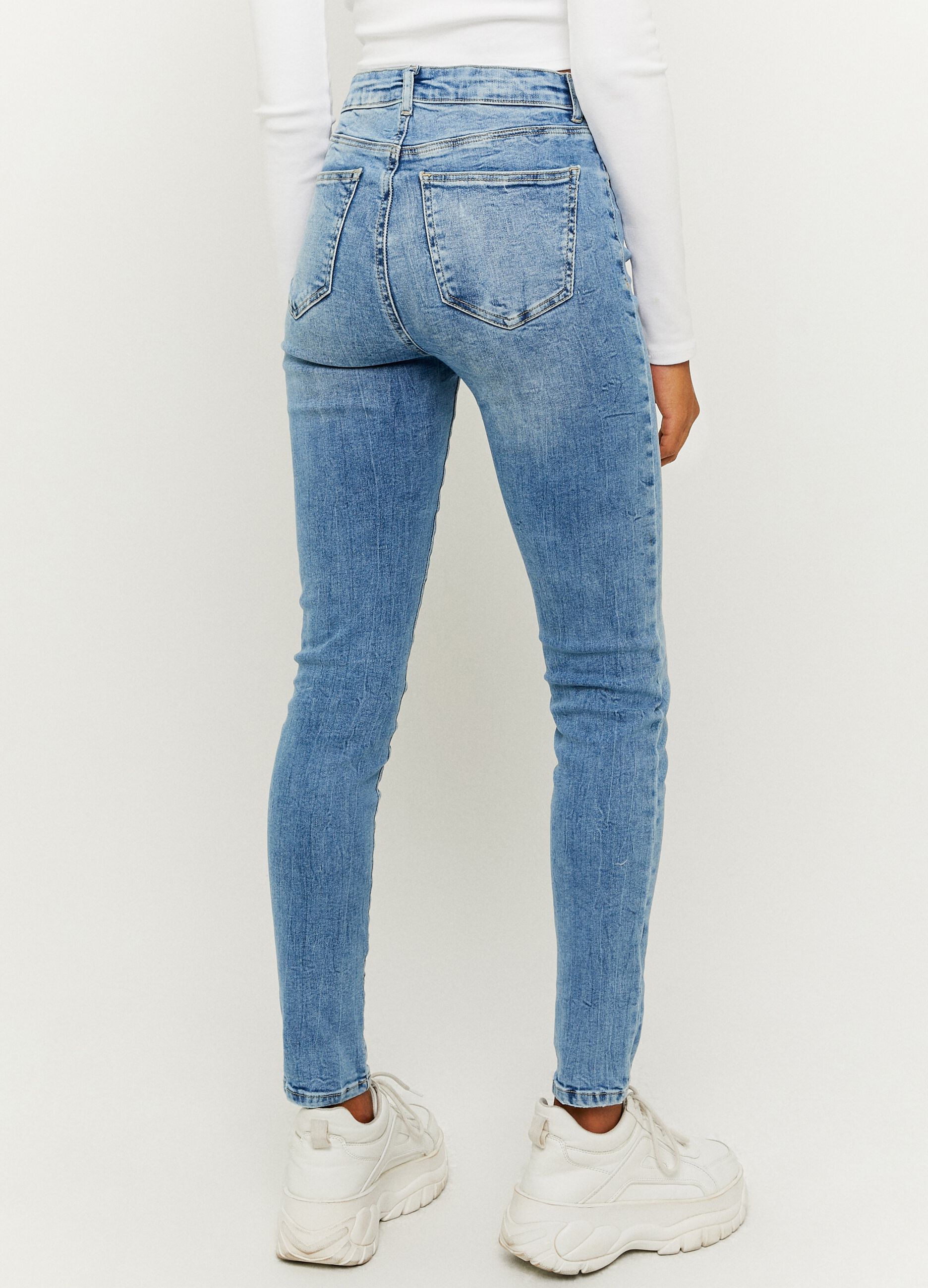 Skinny jeans with high waist