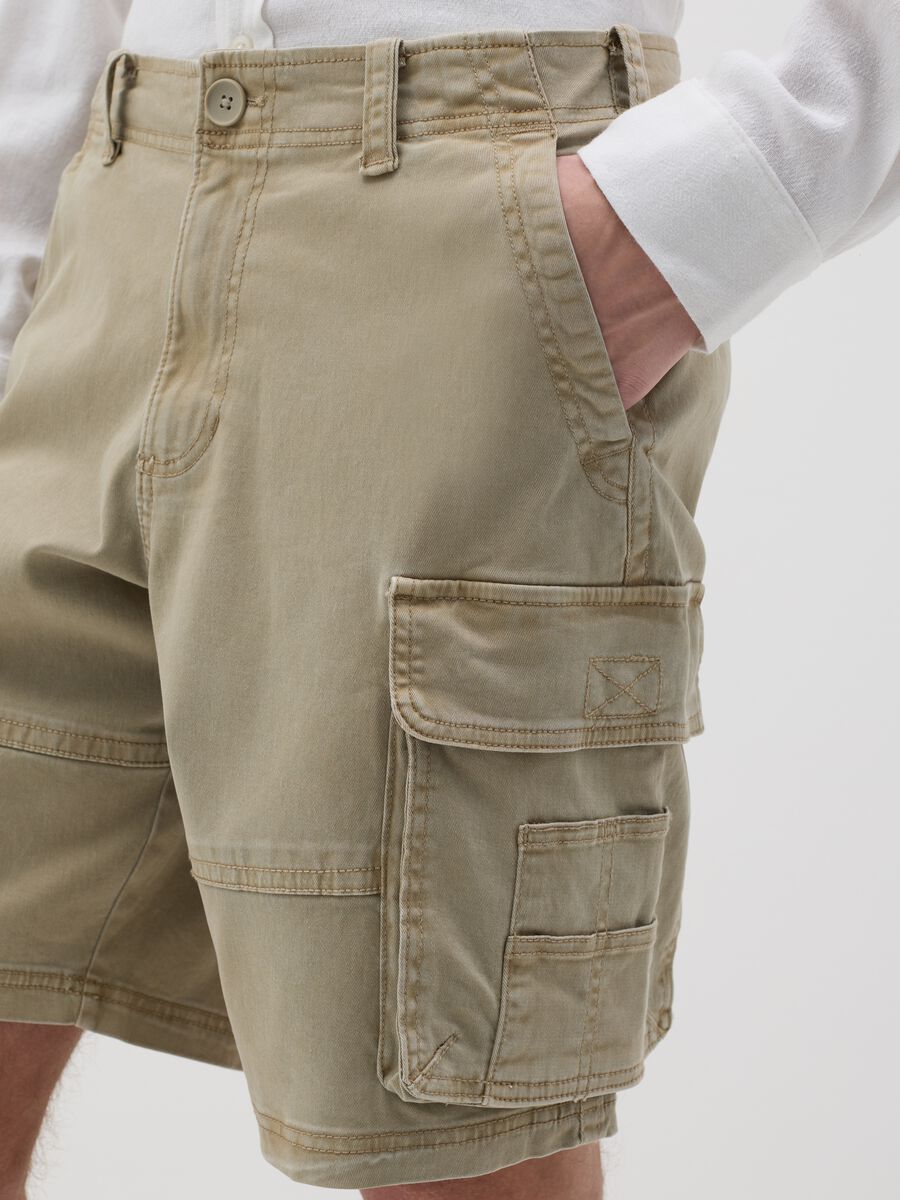 Beige Bermuda shorts in stretch cotton_3