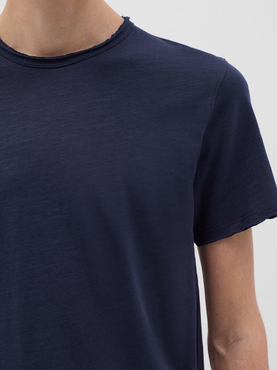 Cotton T-shirt with round neck_3