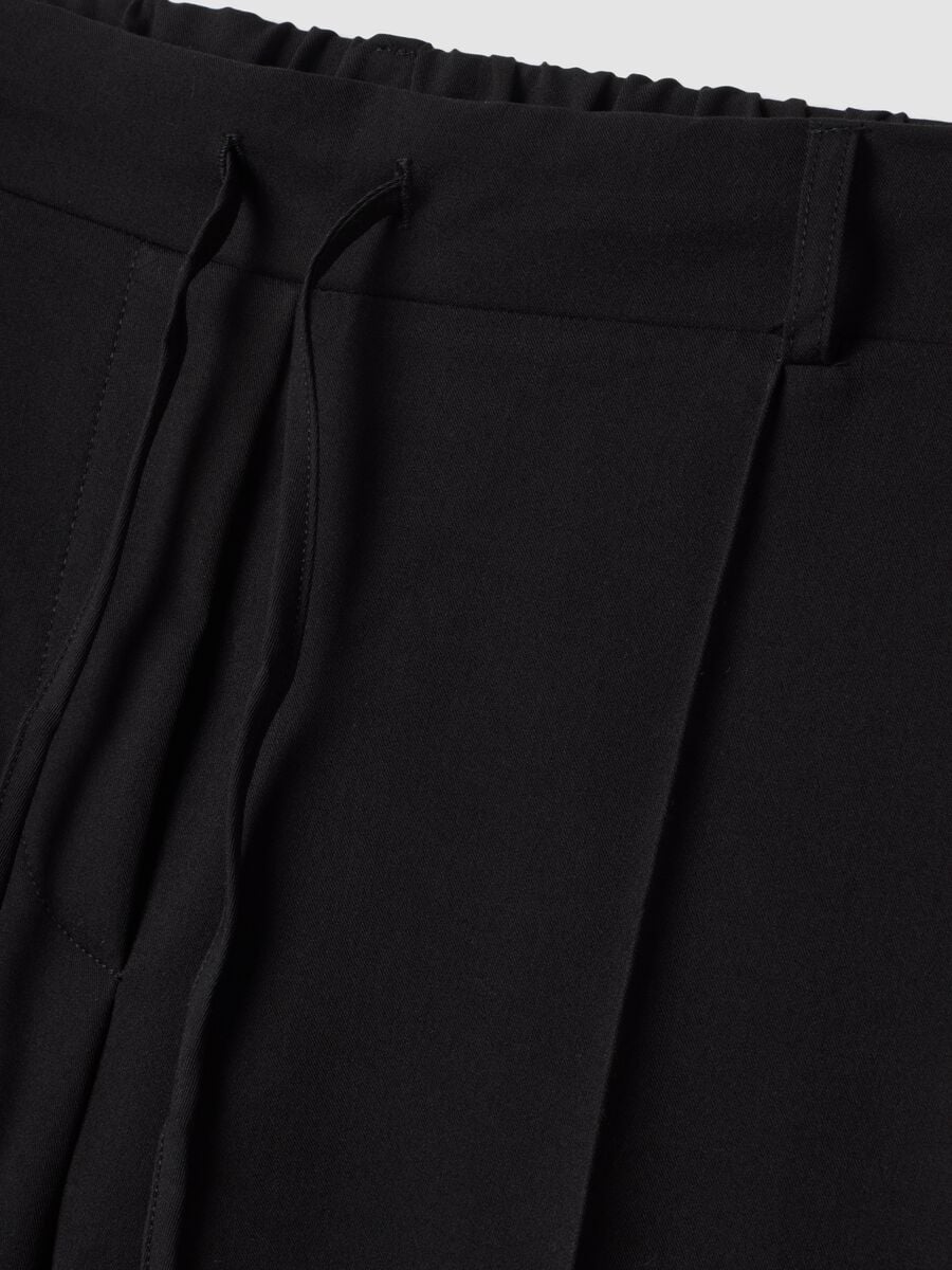 Pantaloni neri in viscosa elasticizzato straight fit_1