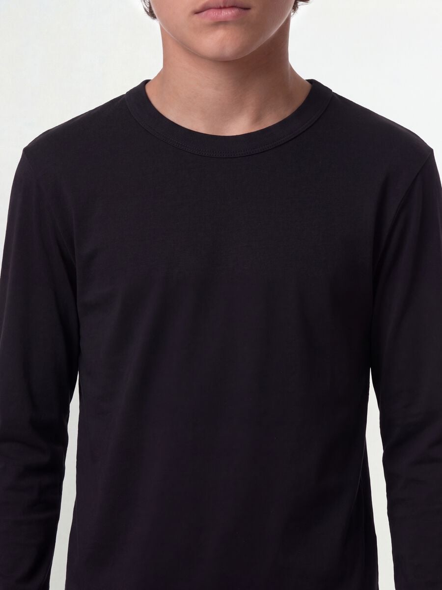 T-shirt nera in cotone organico elasticizzato regular fit per ragazzo_3