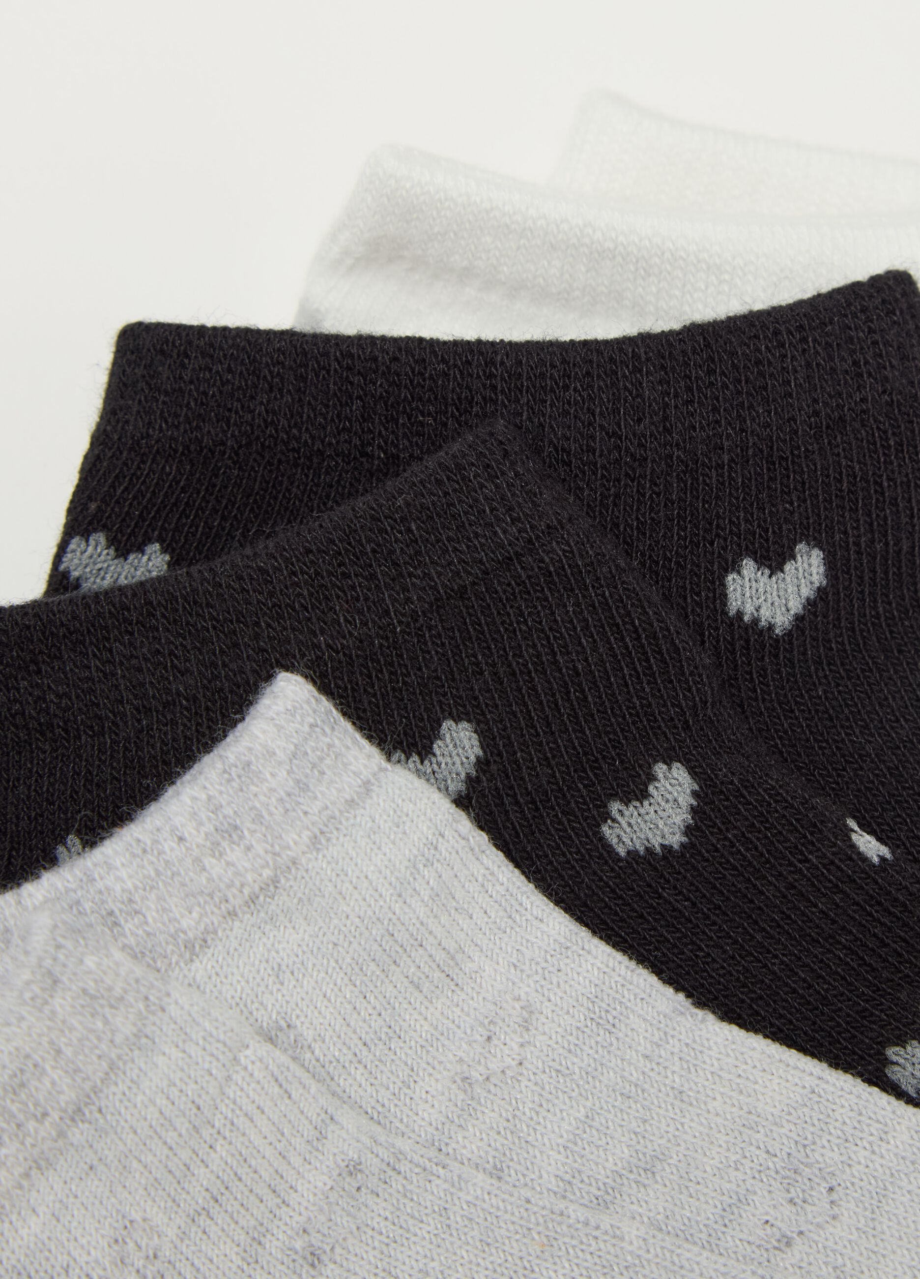 Seven-pair pack shoe liners with small hearts design