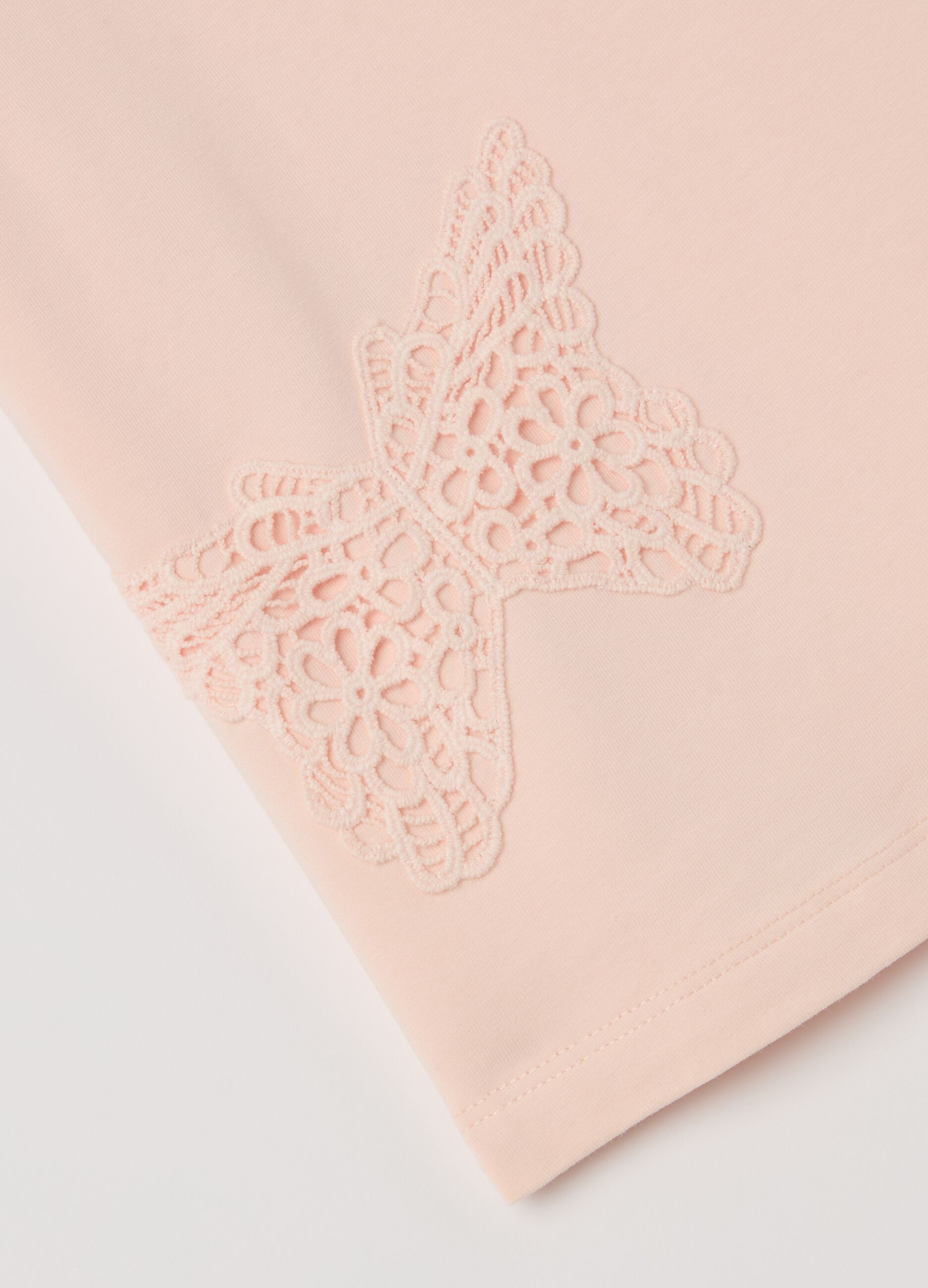 T-shirt in cotone stretch con farfalle sangallo 