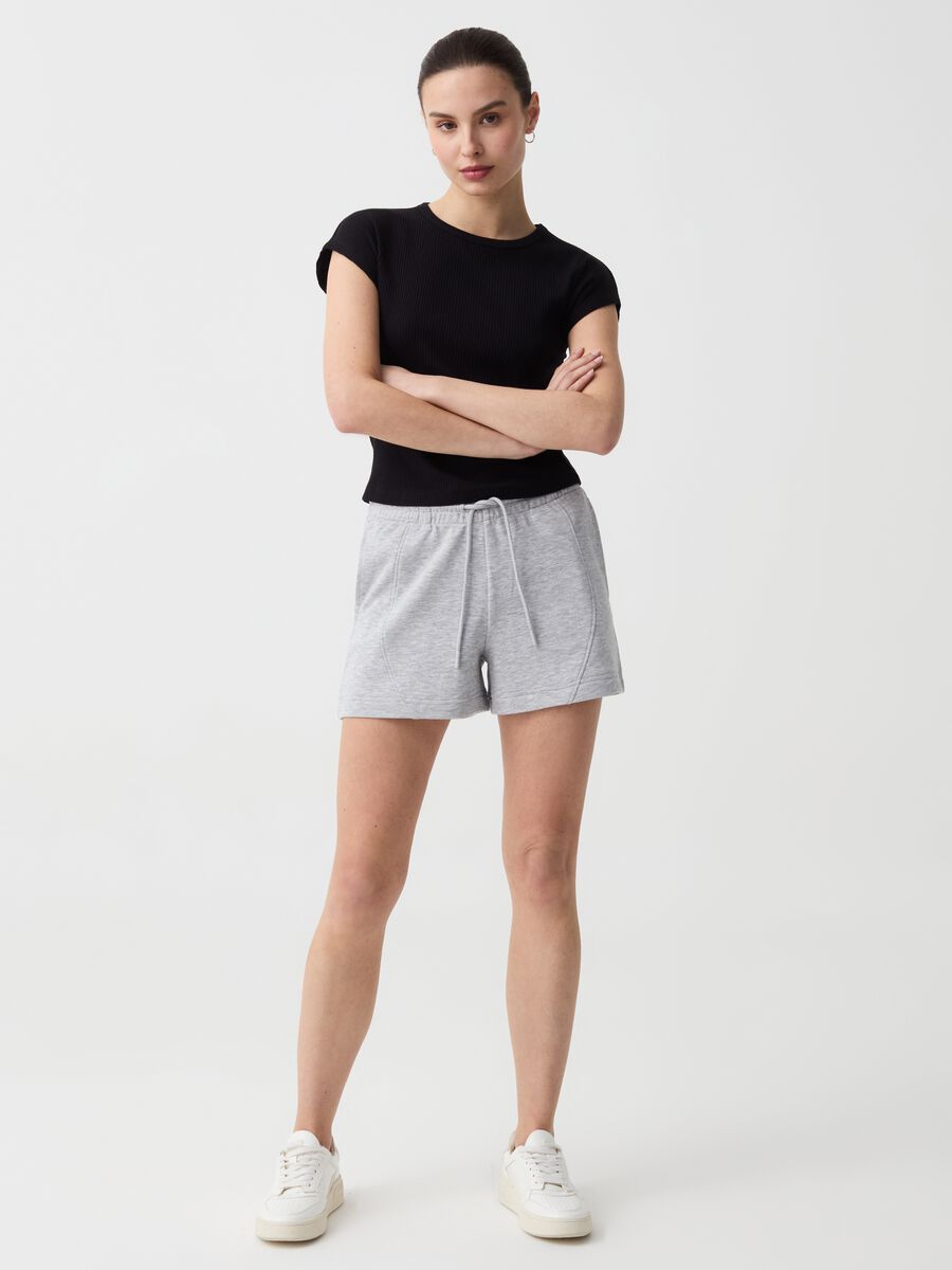 Shorts Essential con cuciture in rilievo_0