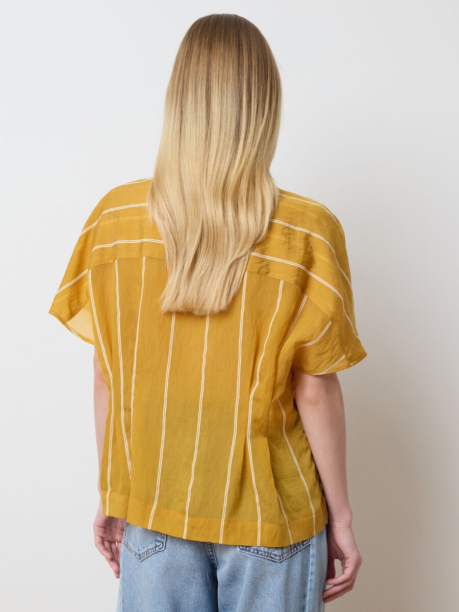 Striped blouse with kimono sleeves_2