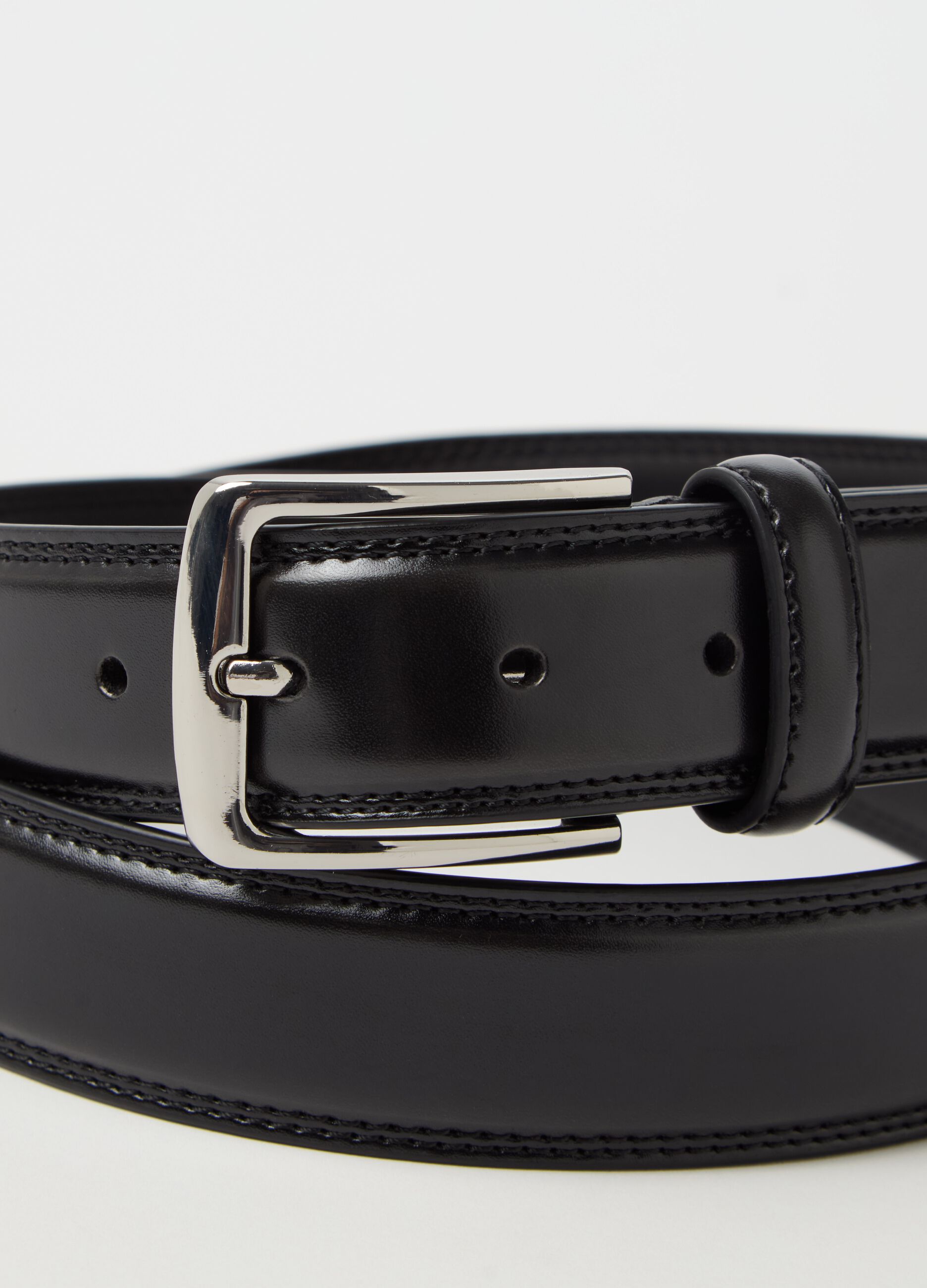 Solid colour leather belt