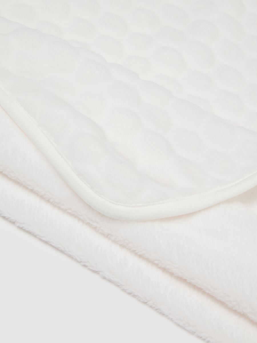 White regular fit crib cover_2