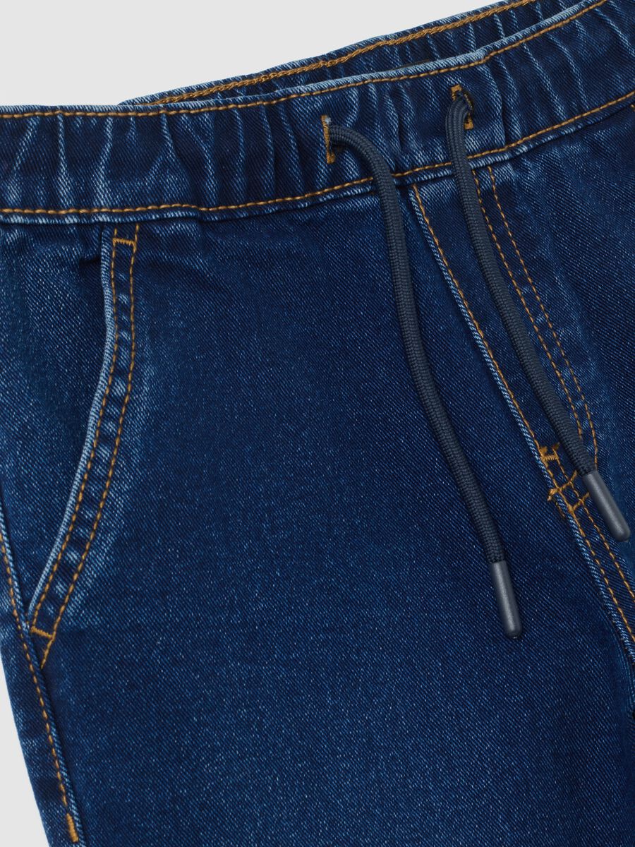 Relaxed fit blue cotton blend jog denim for children_2