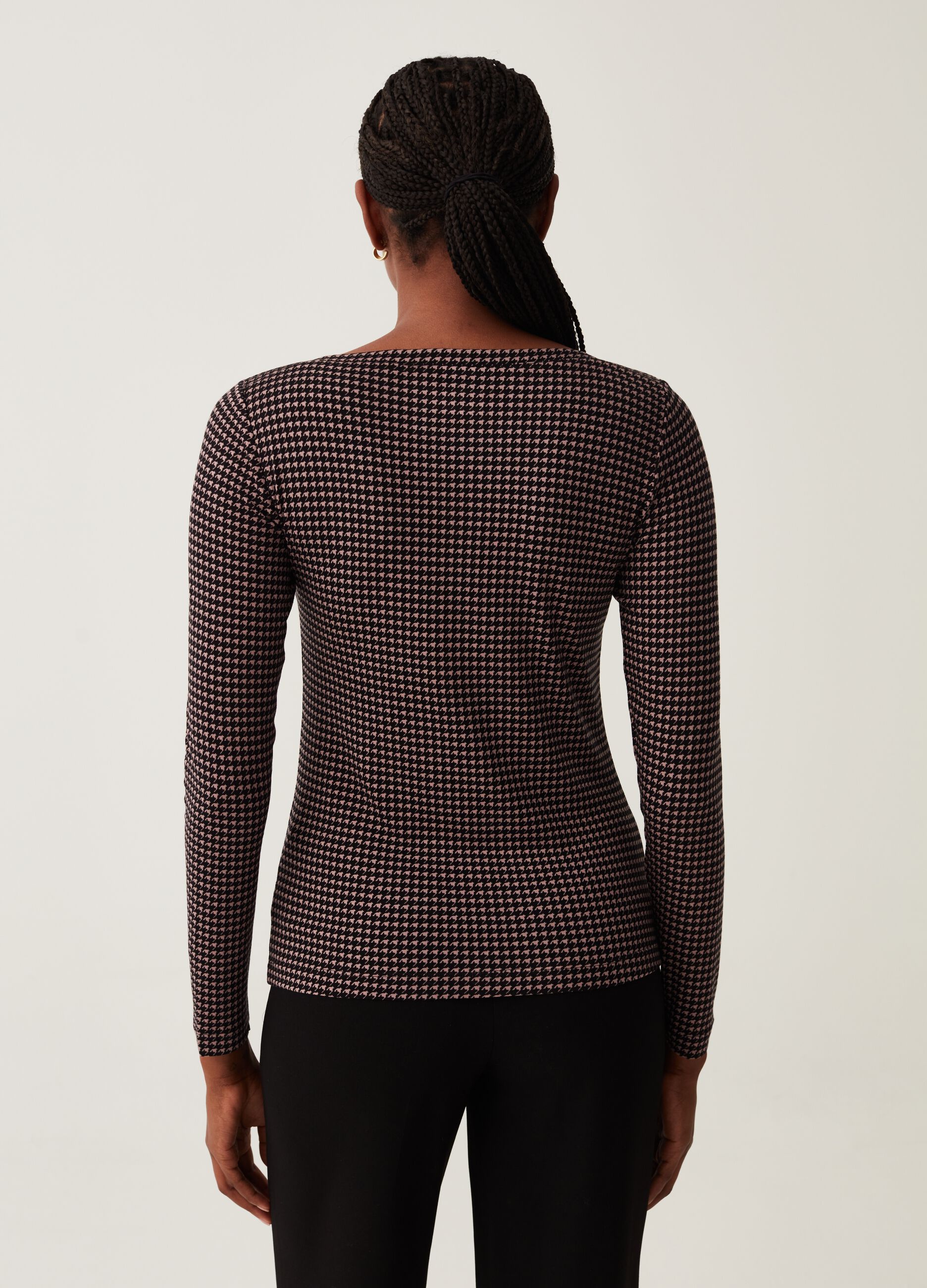 T-shirt con scollo a barchetta fantasia_2