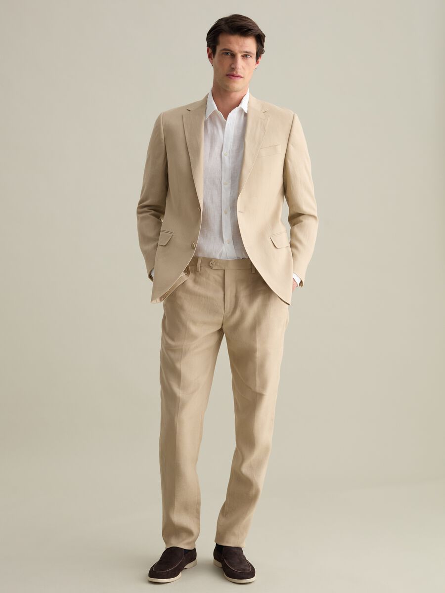 Contemporary regular-fit trousers in linen_0