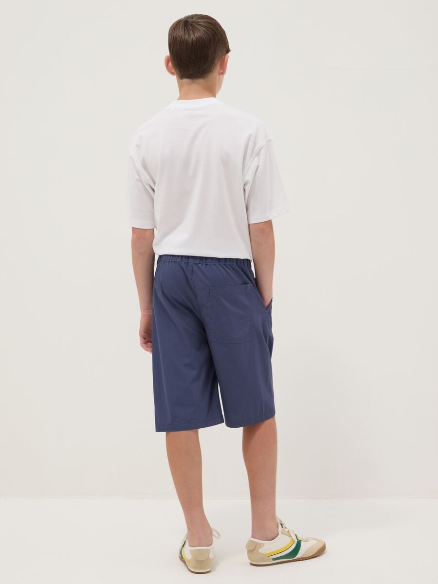 Shorts blu in puro cotone con vita elasticizzata regular fit_1
