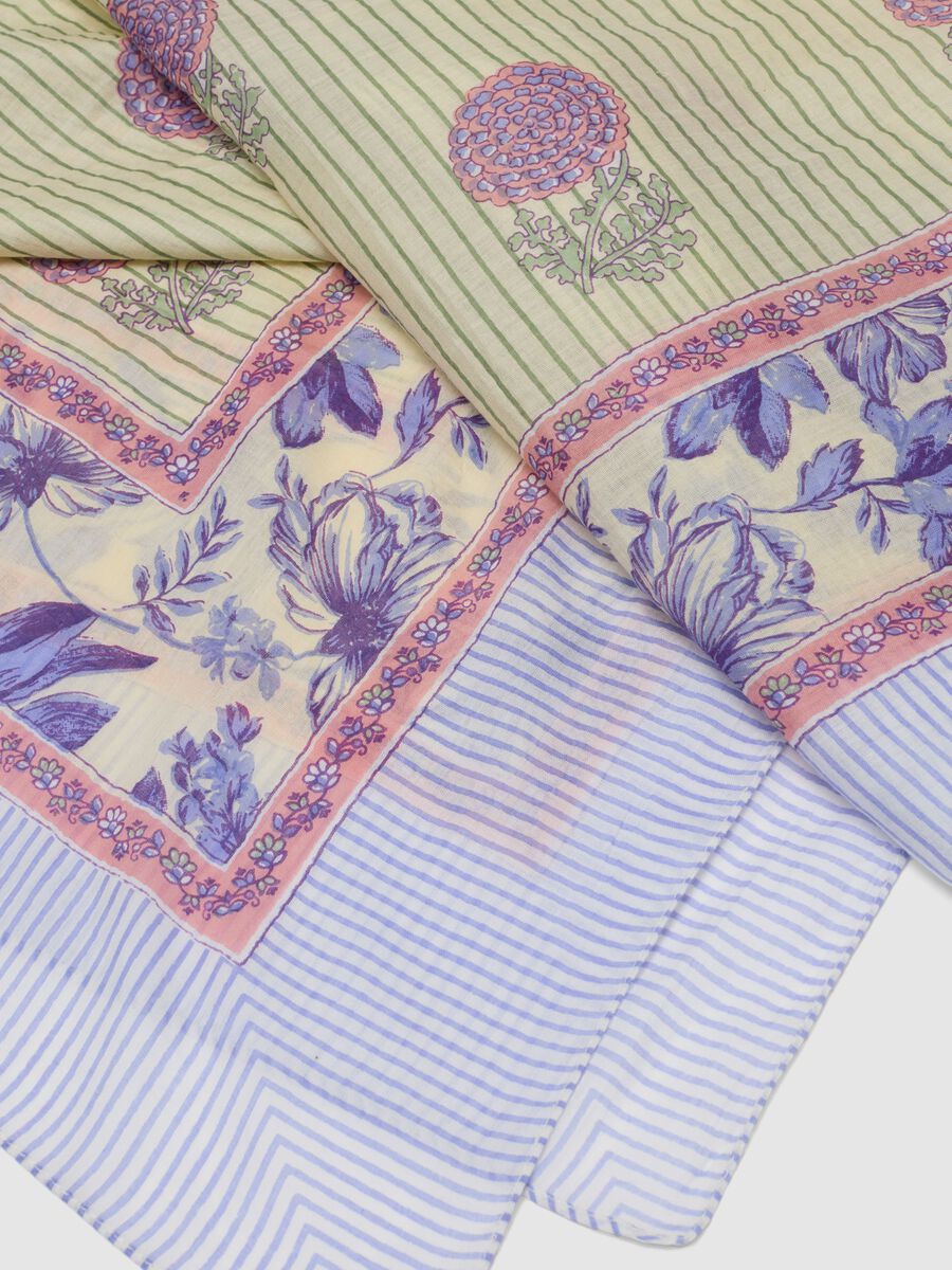 Sciarpa in puro cotone multicolor con motivo floreale_2