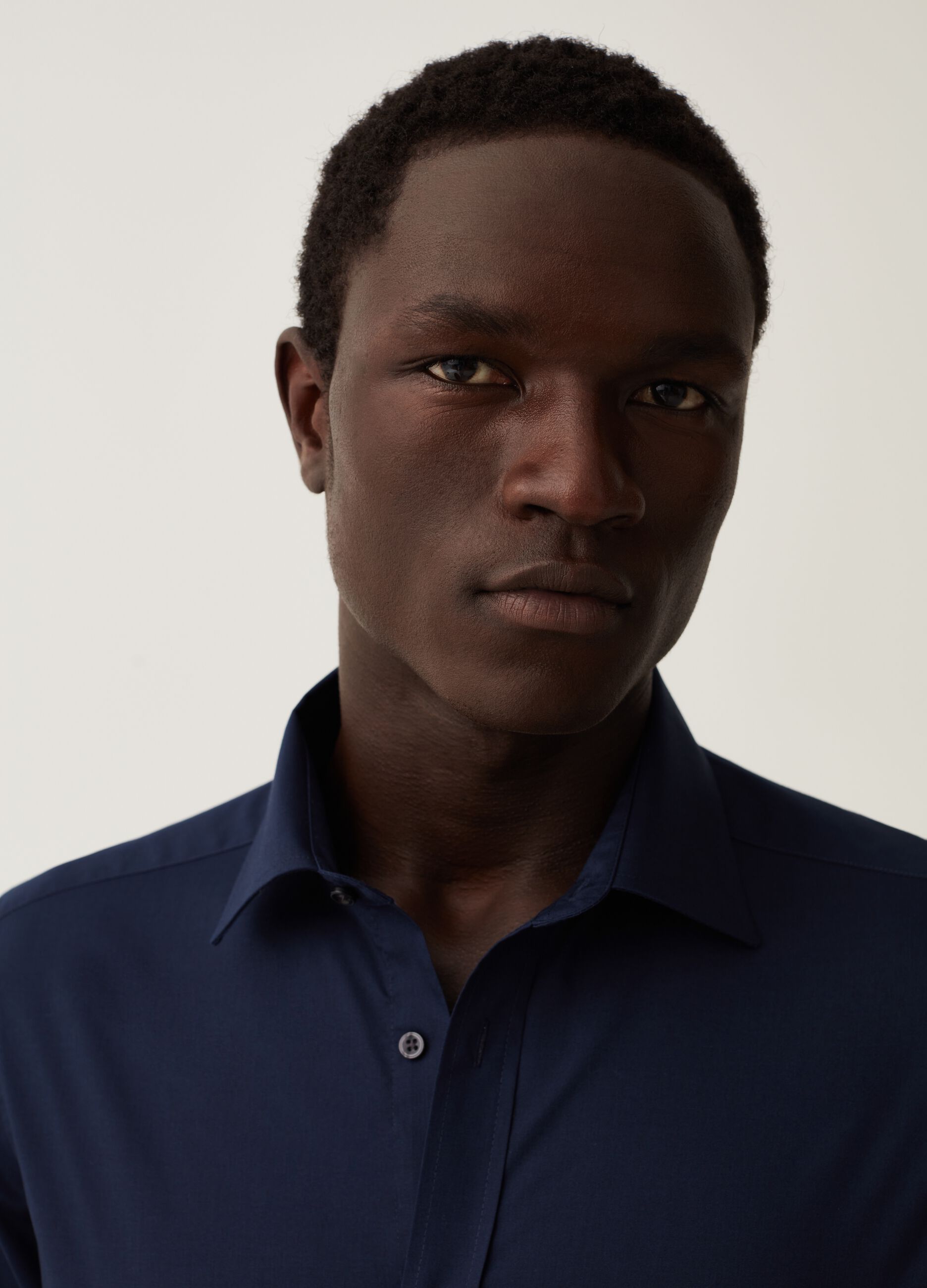 Camicia slim fit tinta unita