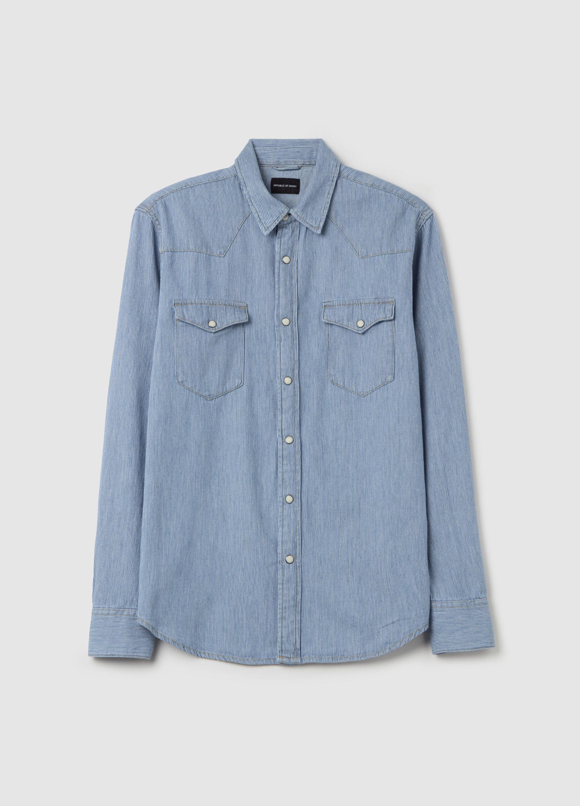 Western shirt in denim with pearl buttons