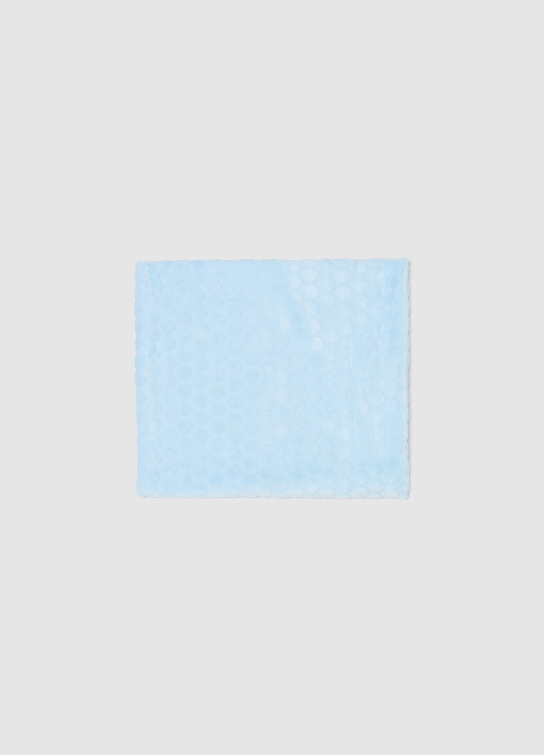 Velour blanket with polka dot pattern