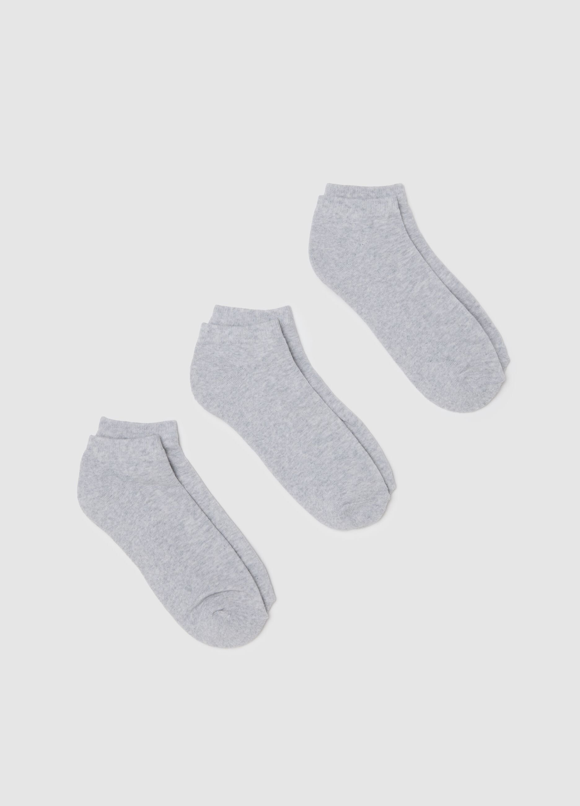 Tripack of grey cotton sports socks with elastic fit