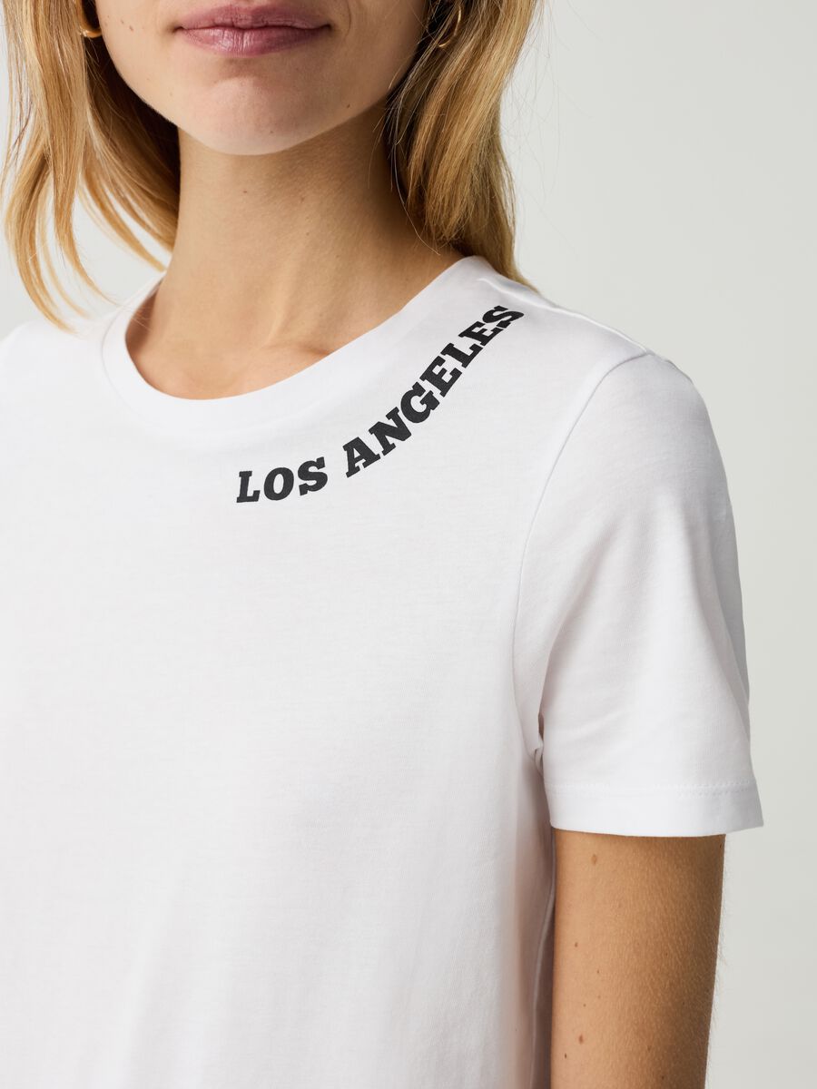 Essential T-shirt with lettering print and round neck_1
