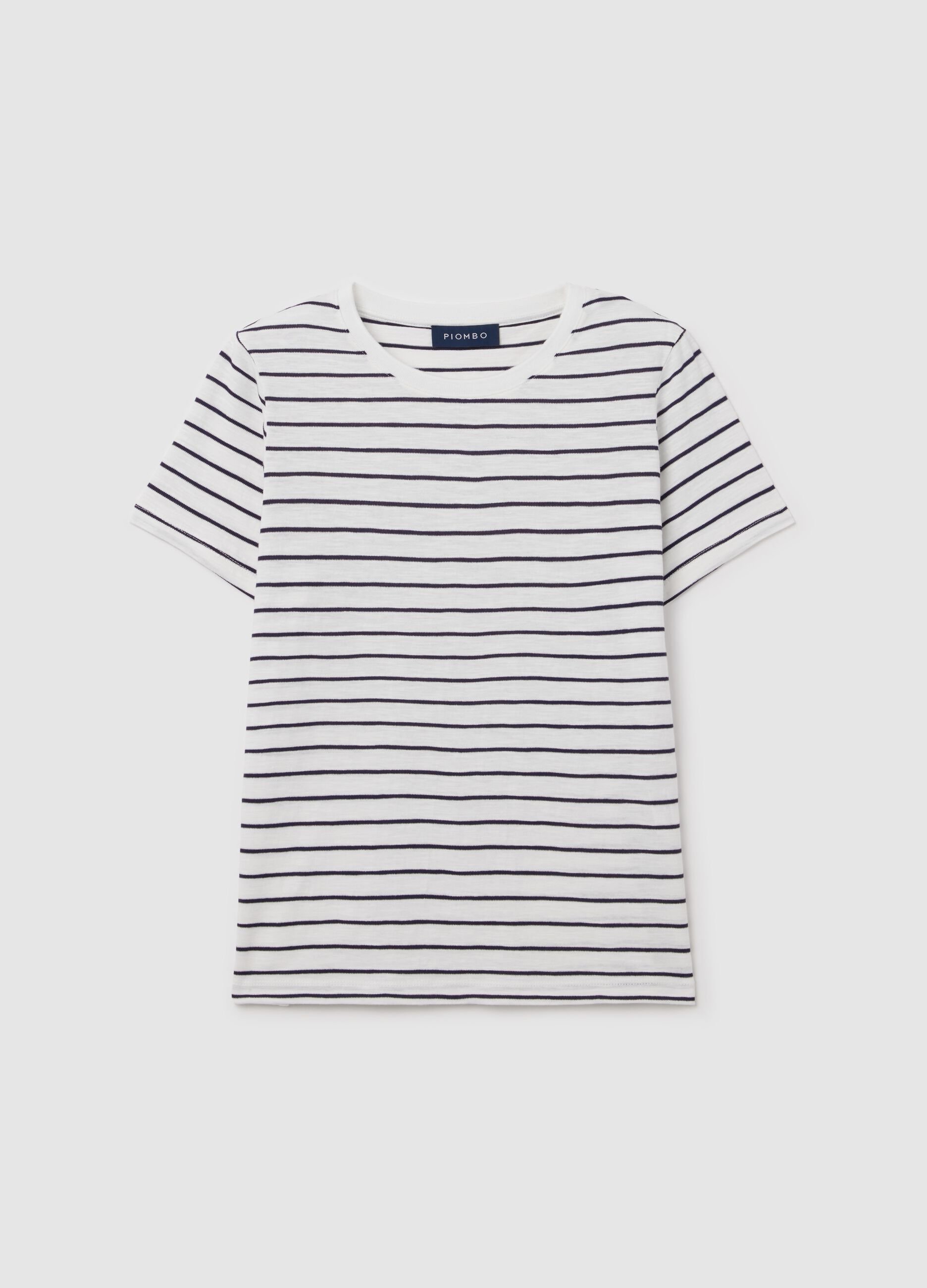 T-shirt with round neck and striped pattern