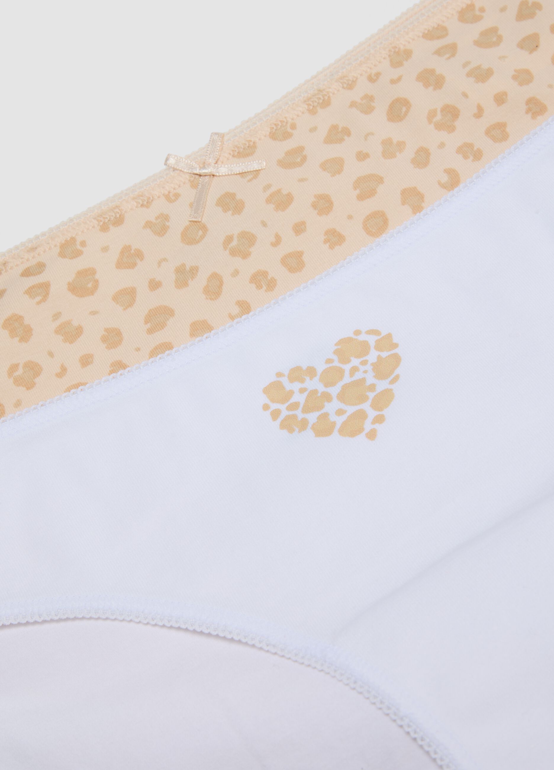 Pack of five multicoloured girls&rsquo; organic cotton jersey briefs