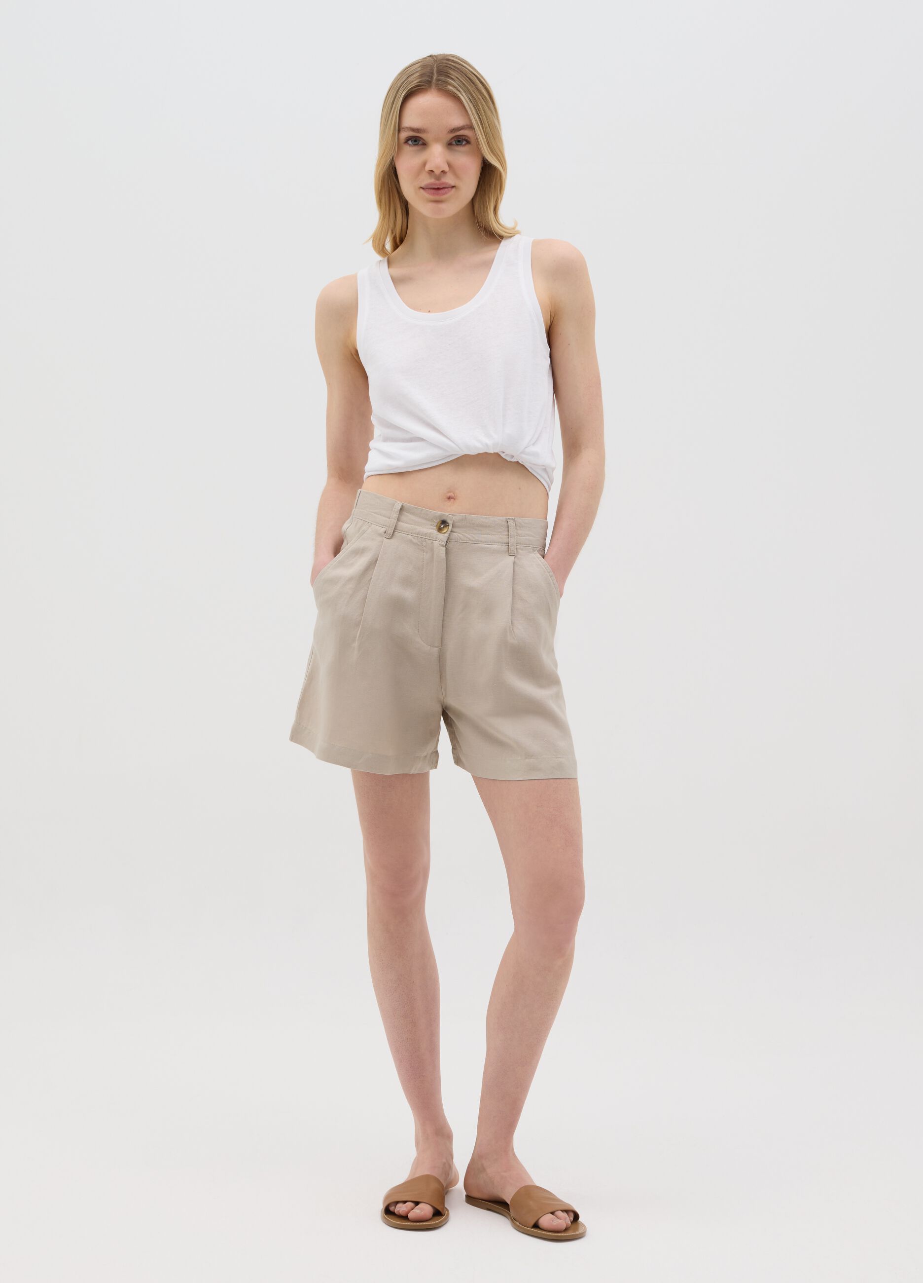 Shorts da donna in lino beige regular fit