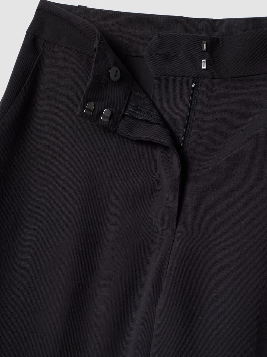 Pantaloni neri in misto viscosa straight fit_5