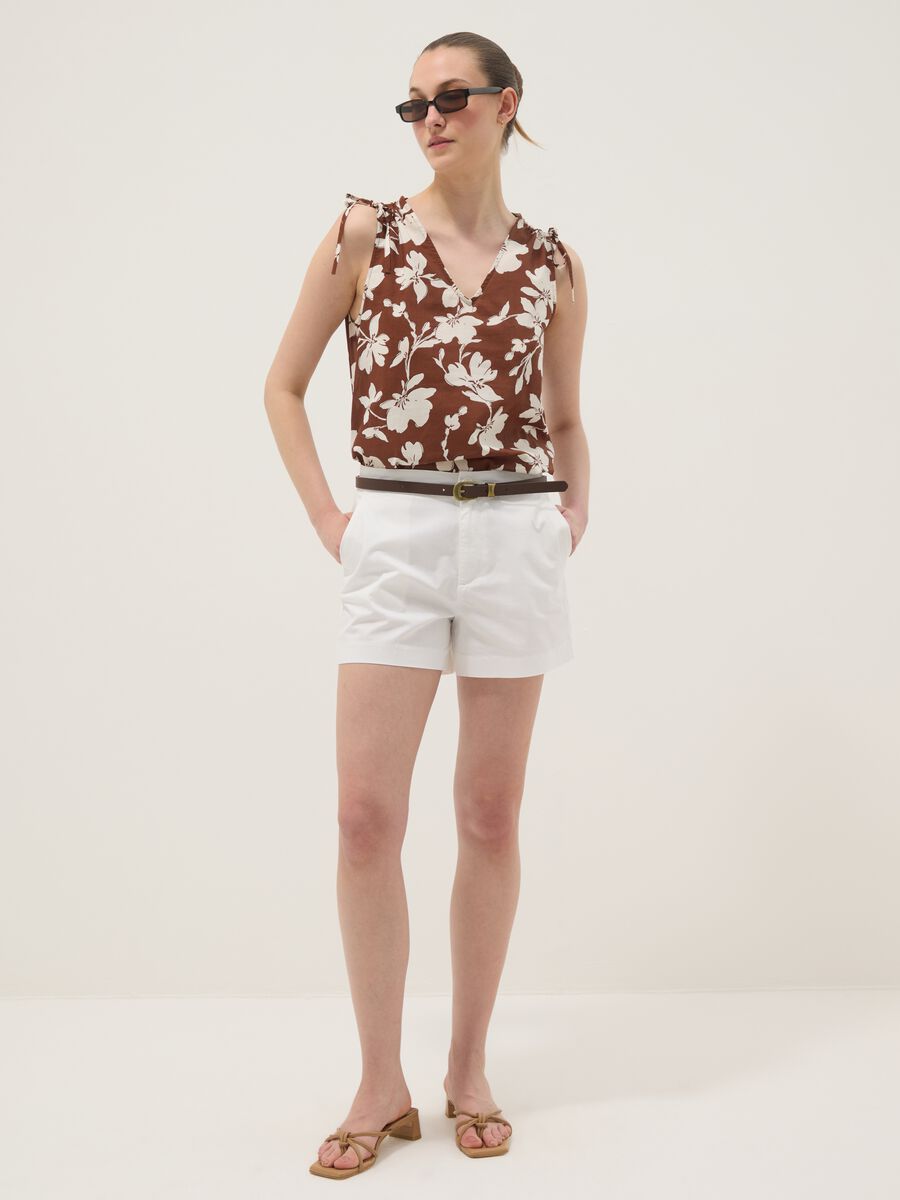 White chino shorts in pure cotton_0