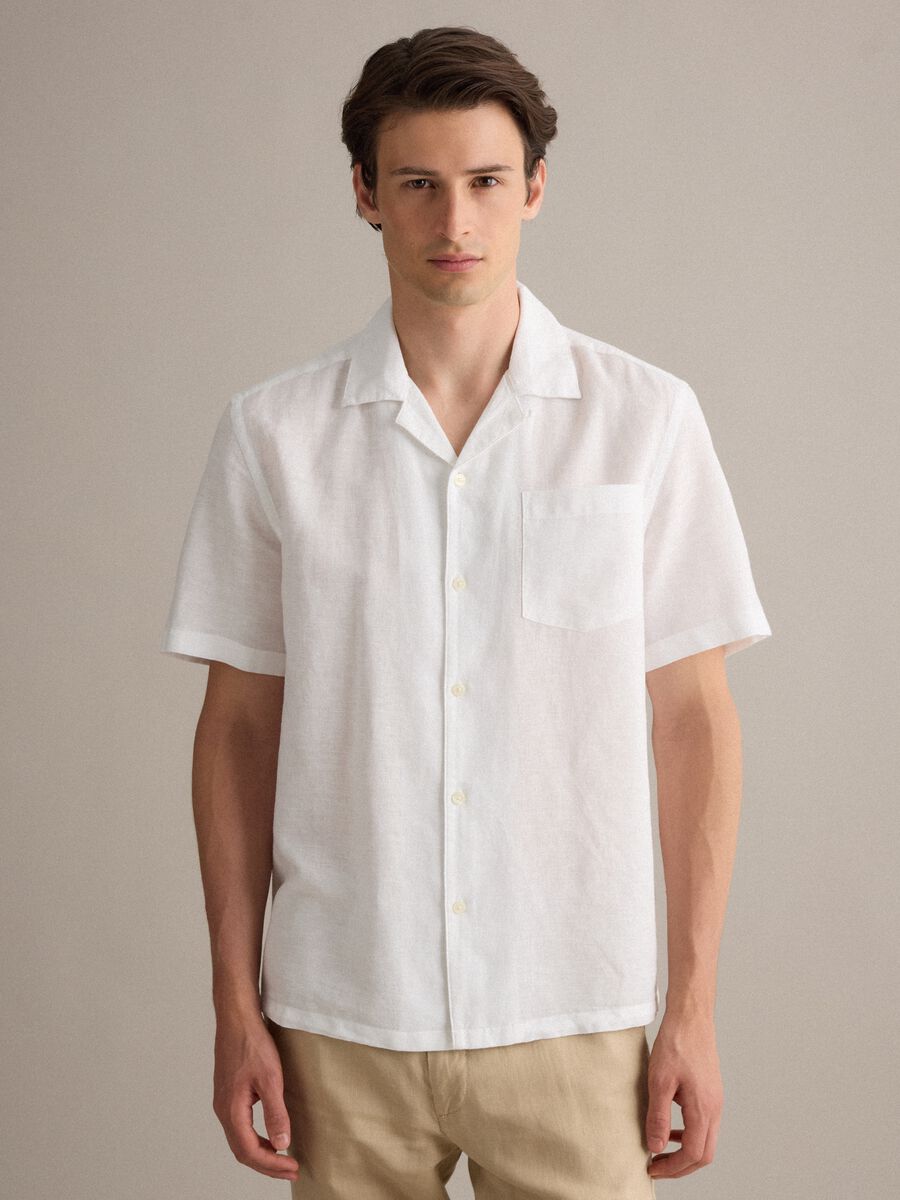 Camicia bianca in misto lino e cotone con collo bowling regular fit_1
