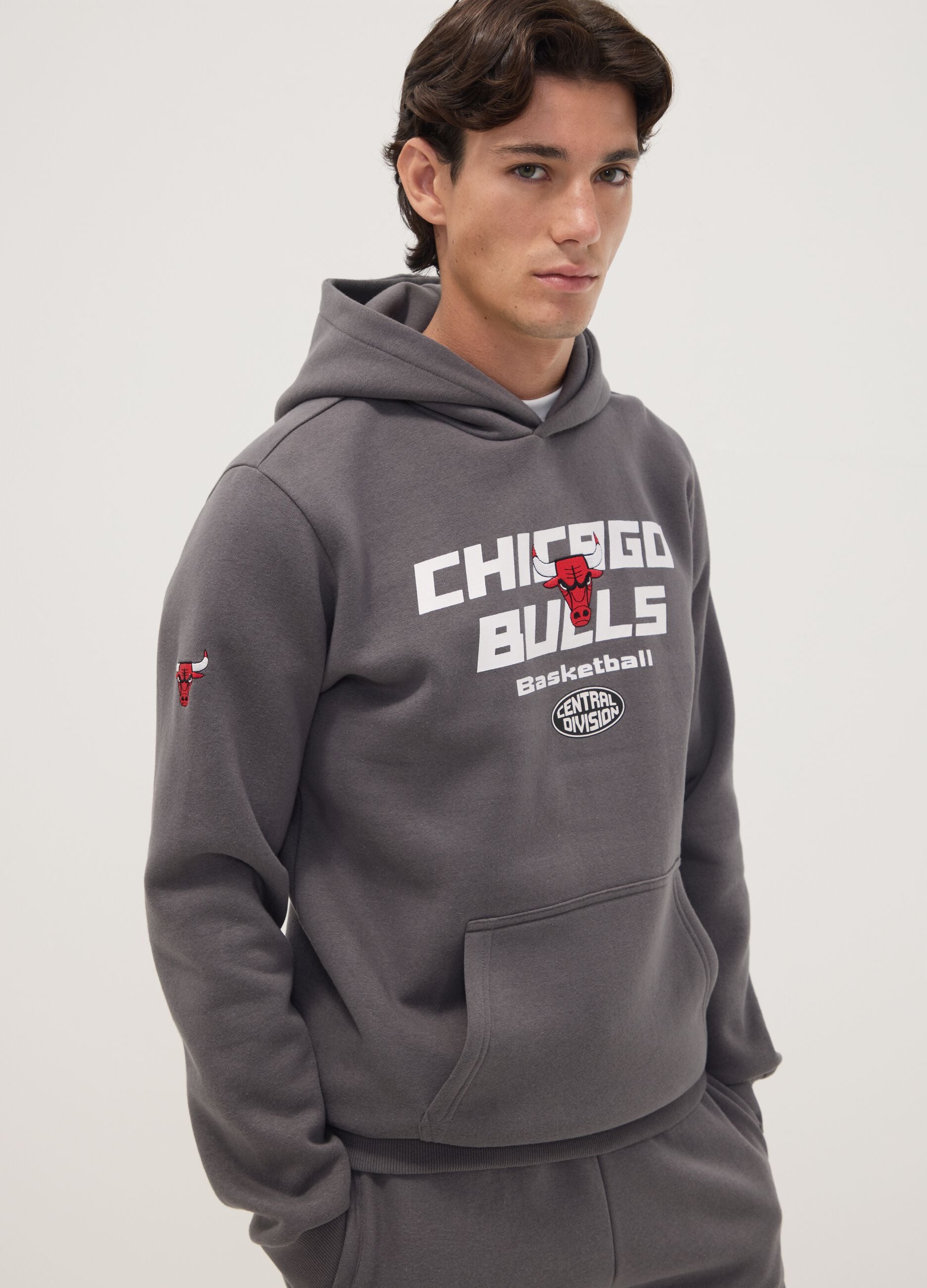 Grey cotton-blend hoodie with Chicago Bulls print