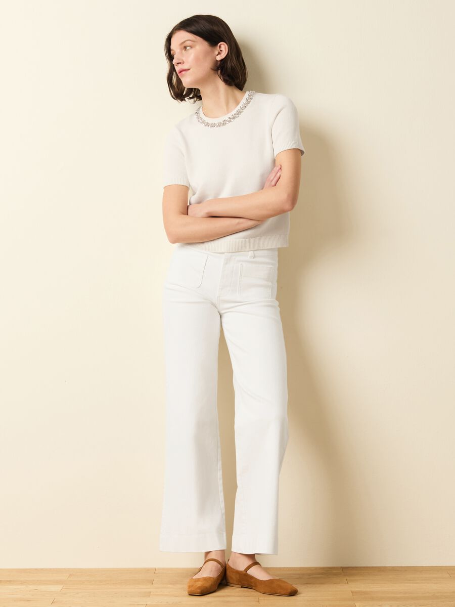 Top with round neck and jewel application_2