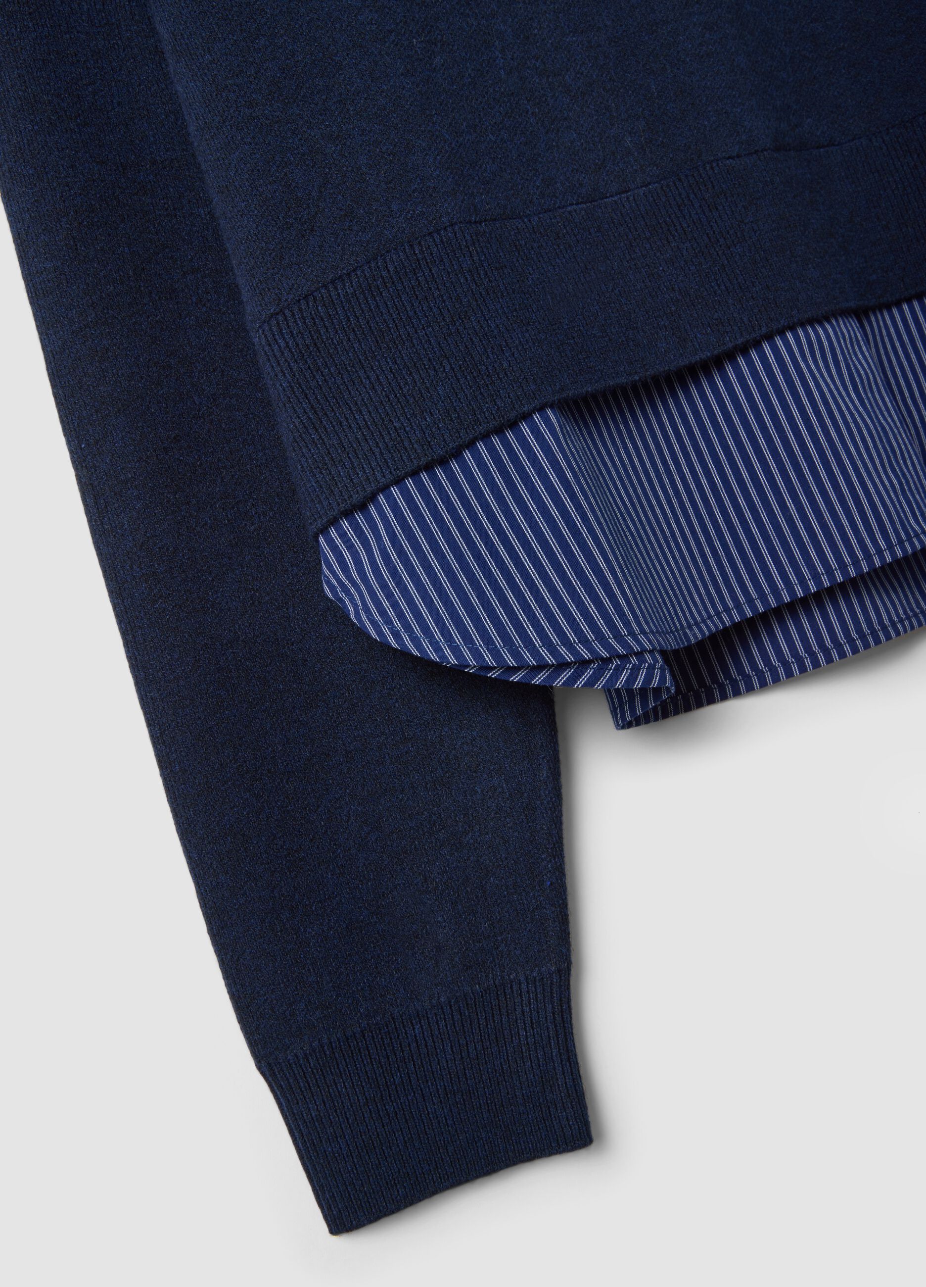 Felpa blu in misto viscosa con scollo a V