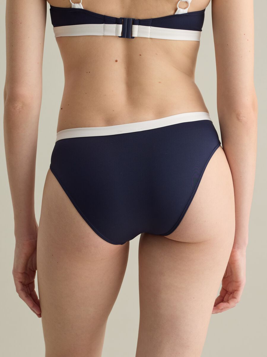 Women’s swim briefs in multicoloured stretch fabric_2
