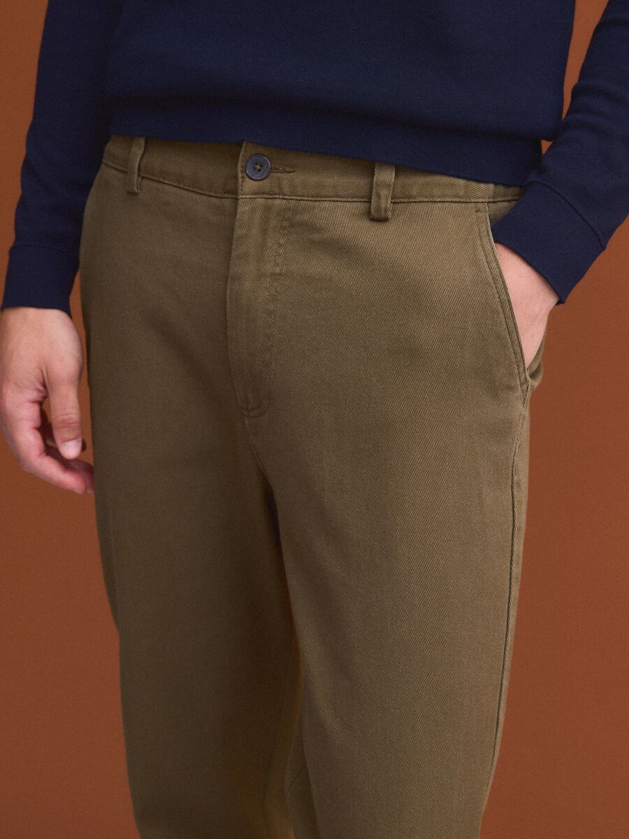 Men&rsquo;s brown stretch-cotton straight-fit chino trousers_3