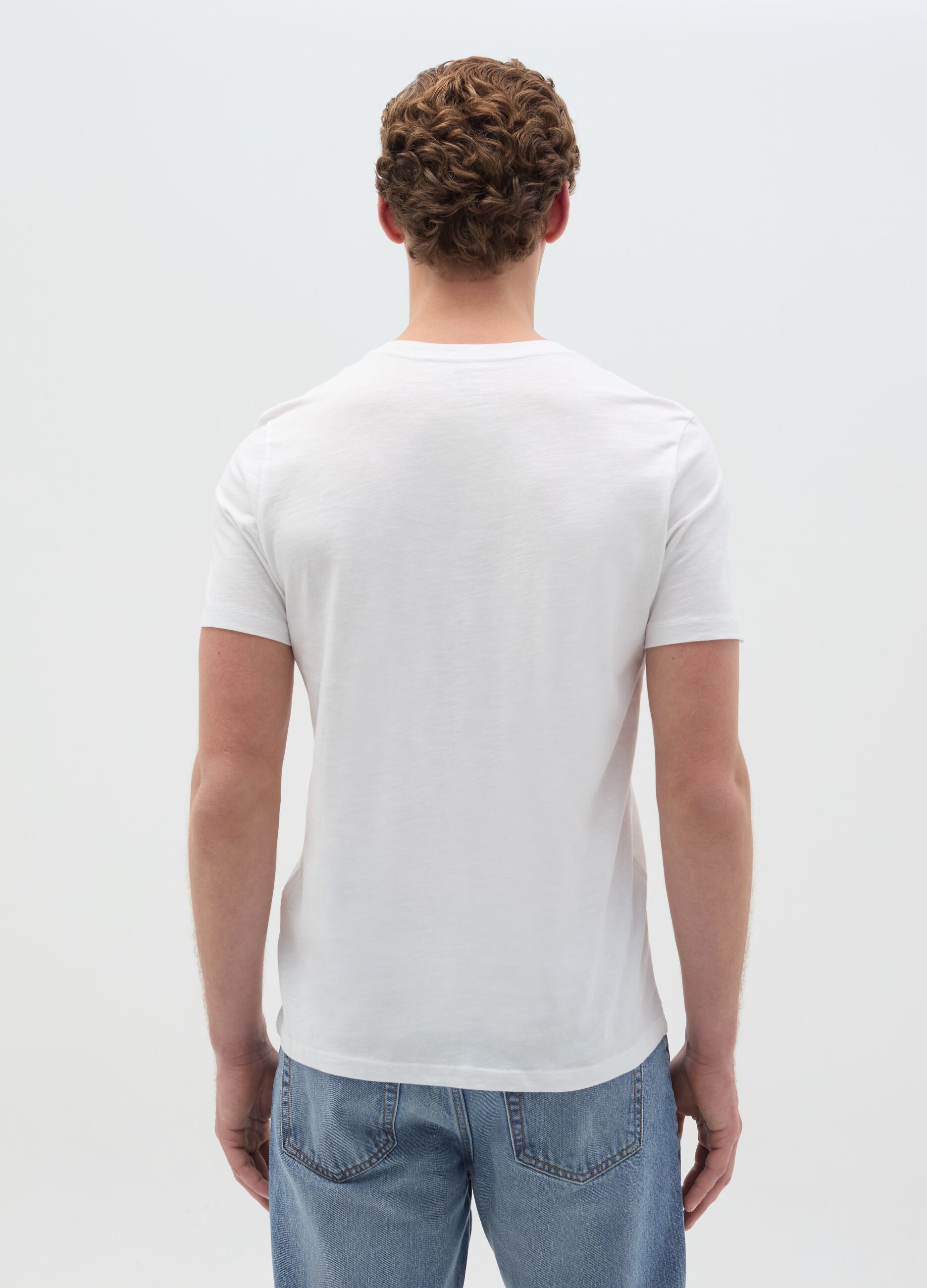 T-shirt in cotone slub con scollo a V