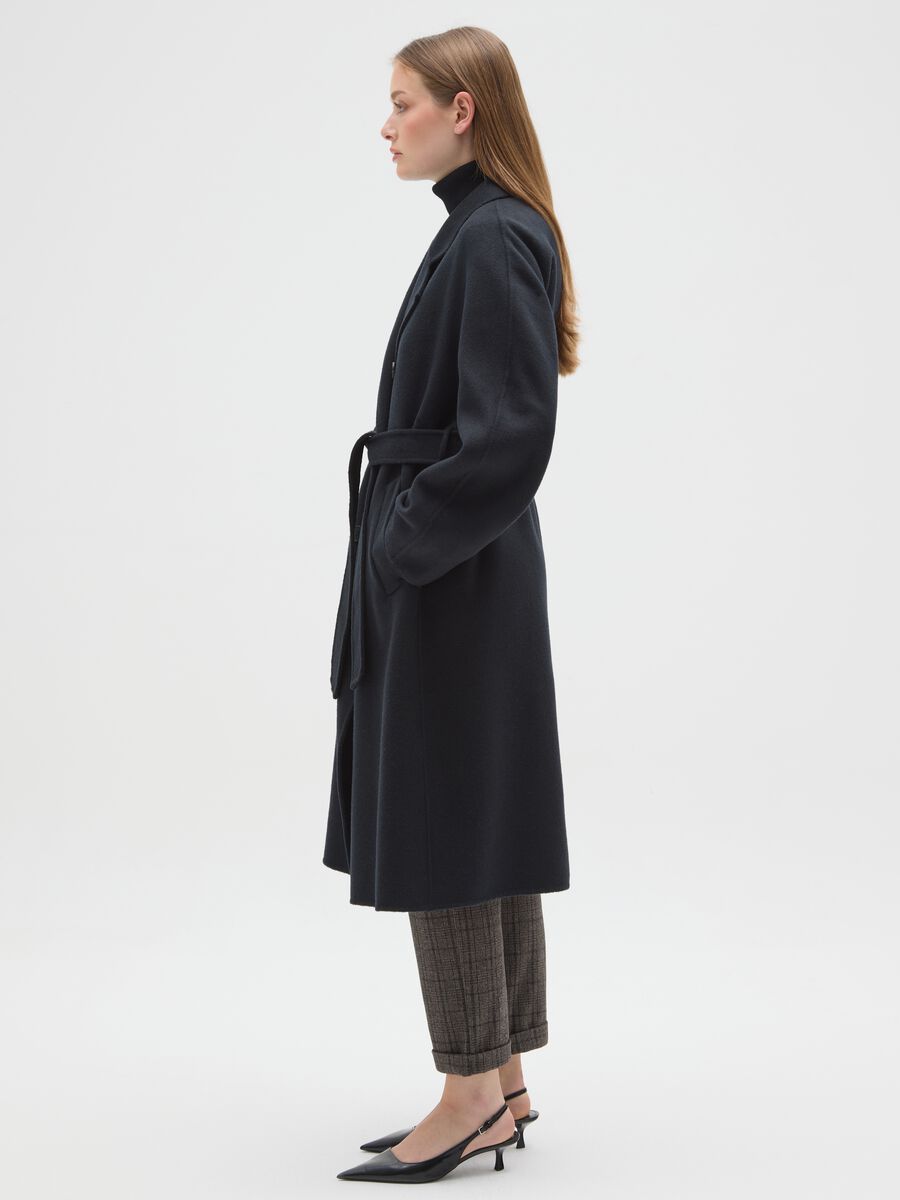 Cappotto doppiopetto blu in misto lana regular fit con cintura_0
