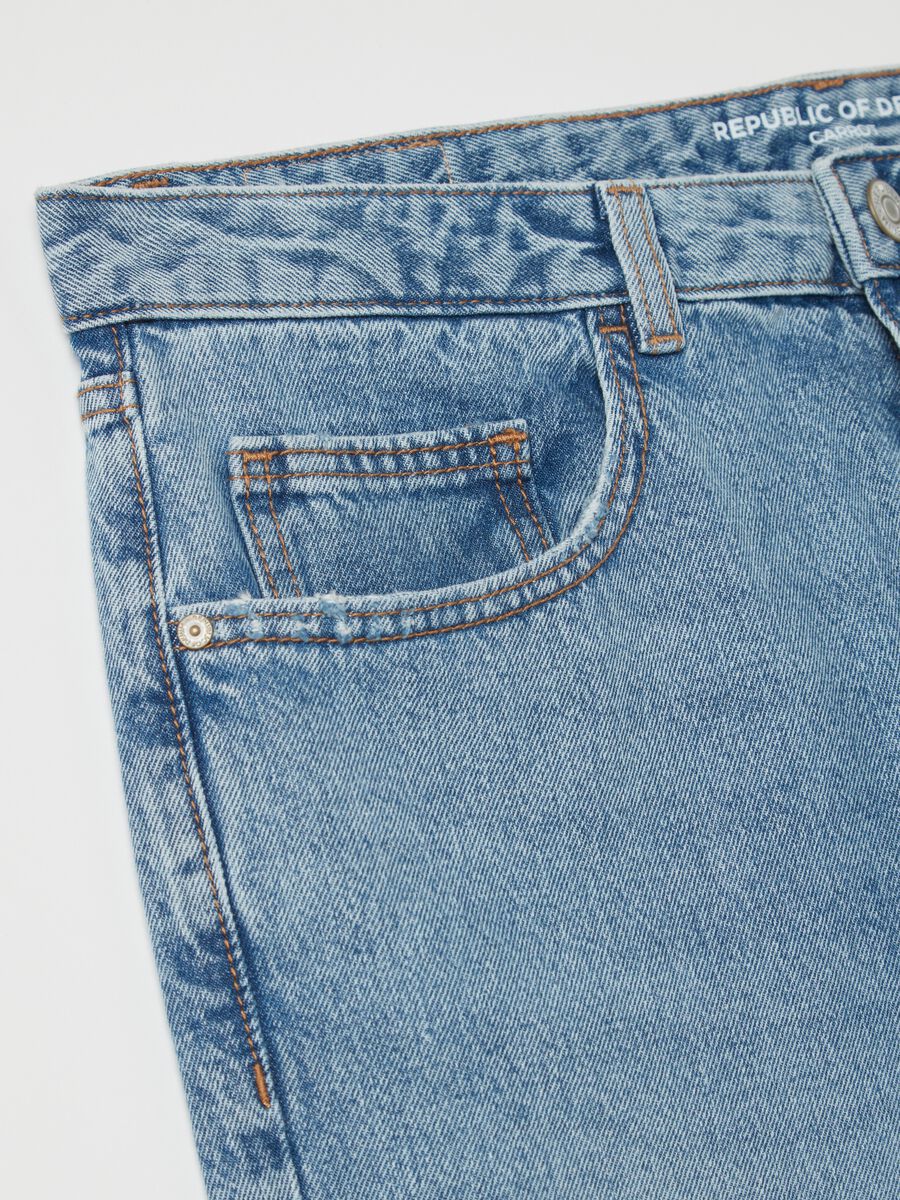 Carrot-fit jeans with fading_5