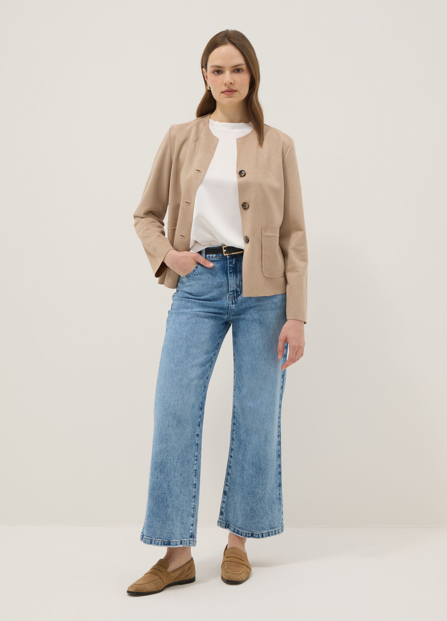 Giacca beige regular fit con tasche frontali