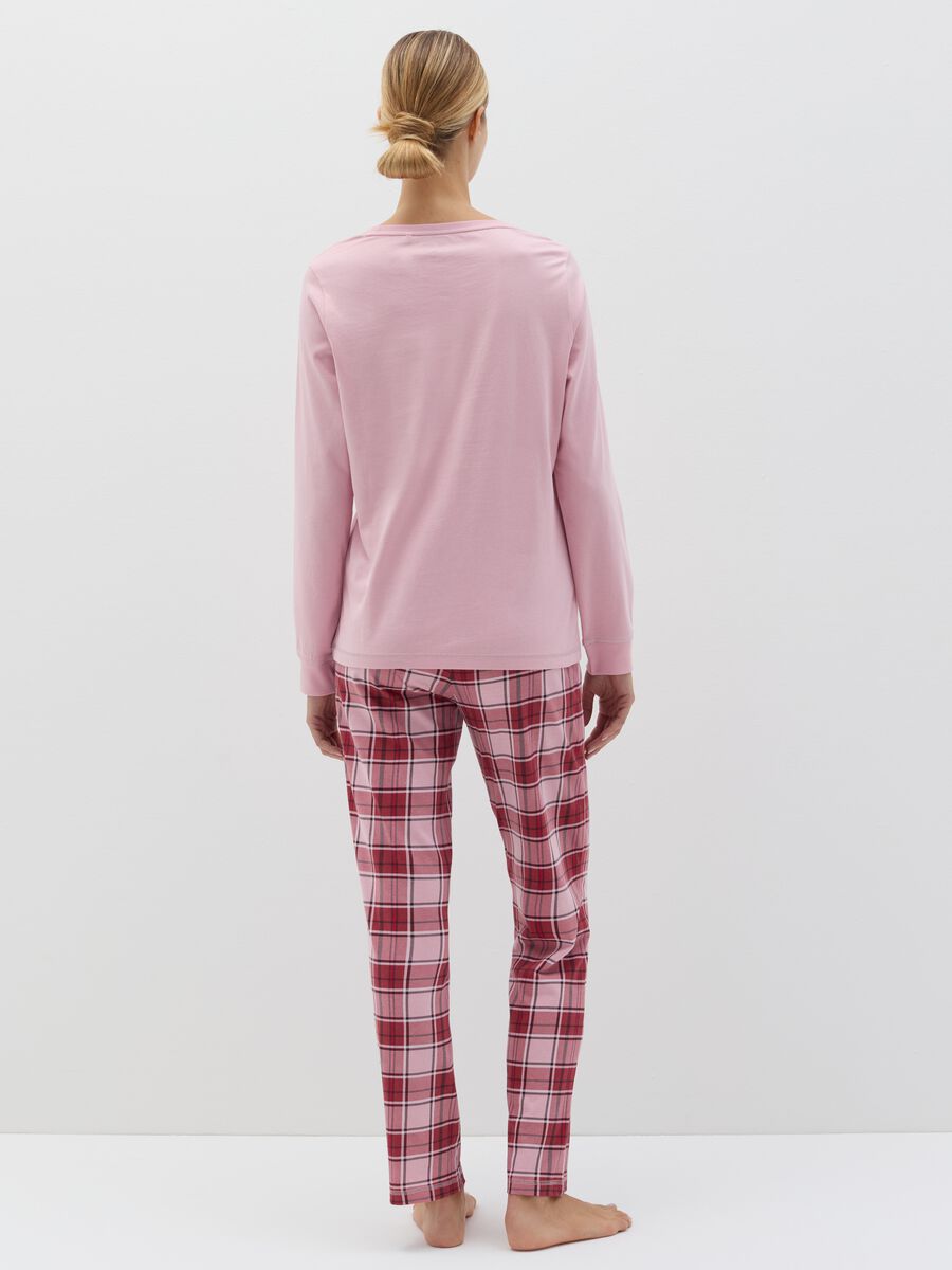 Pyjamas with "Baby It's Cold Outside" print_3