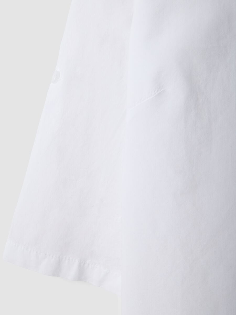 Camicia bianca in puro cotone con ricami traforati regular fit_5