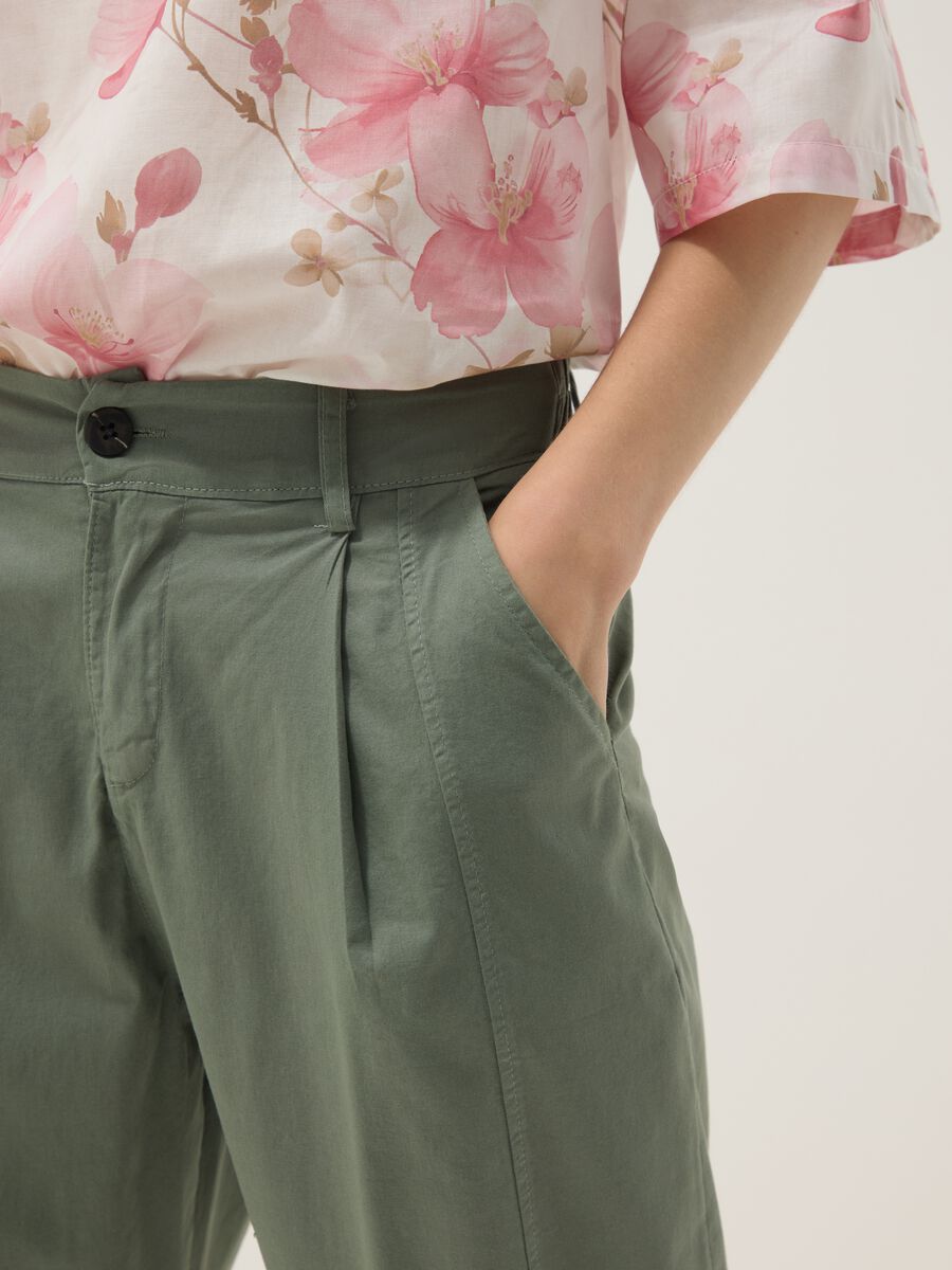 Green stretch-cotton chino trousers_3