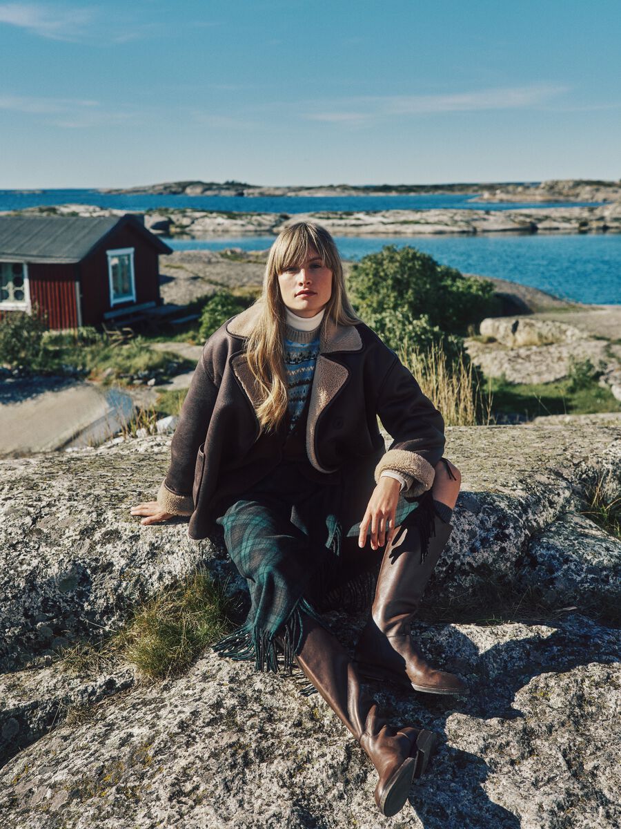 Giacca marrone con colletto a contrasto oversize_0