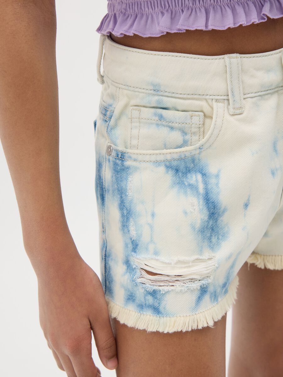 White Denim Shorts with Tie-Dye Effect_2