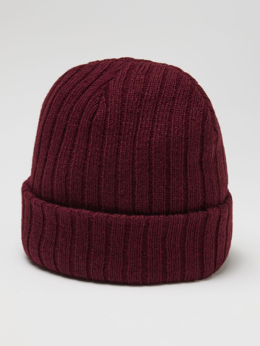 Berretto marrone in maglia pesante_2