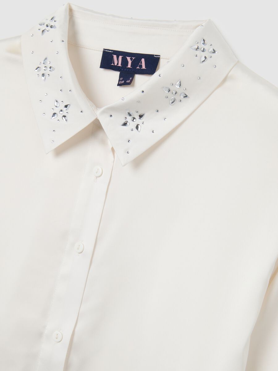 White long-sleeve regular fit blouse with classic collar_5