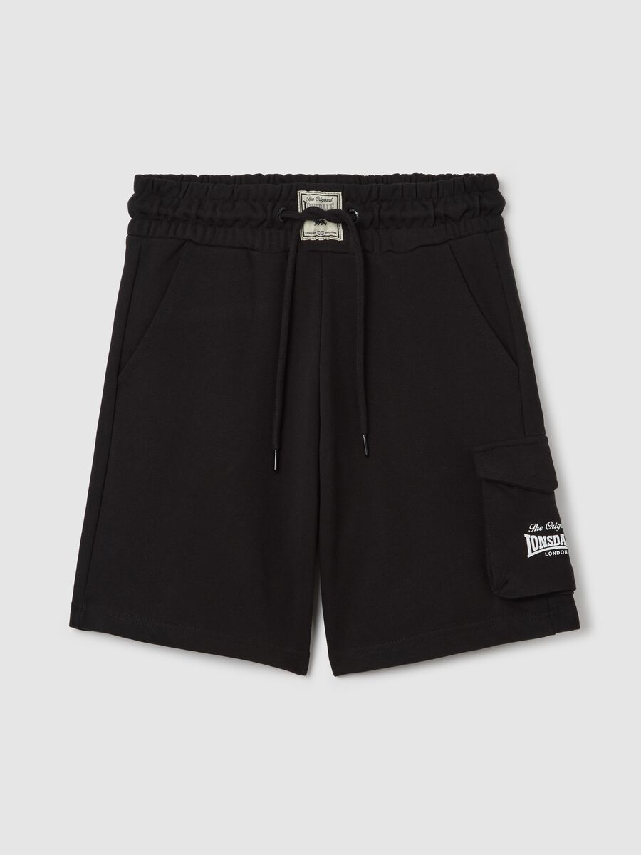 Bermuda cargo in felpa nero con stampa logo_4