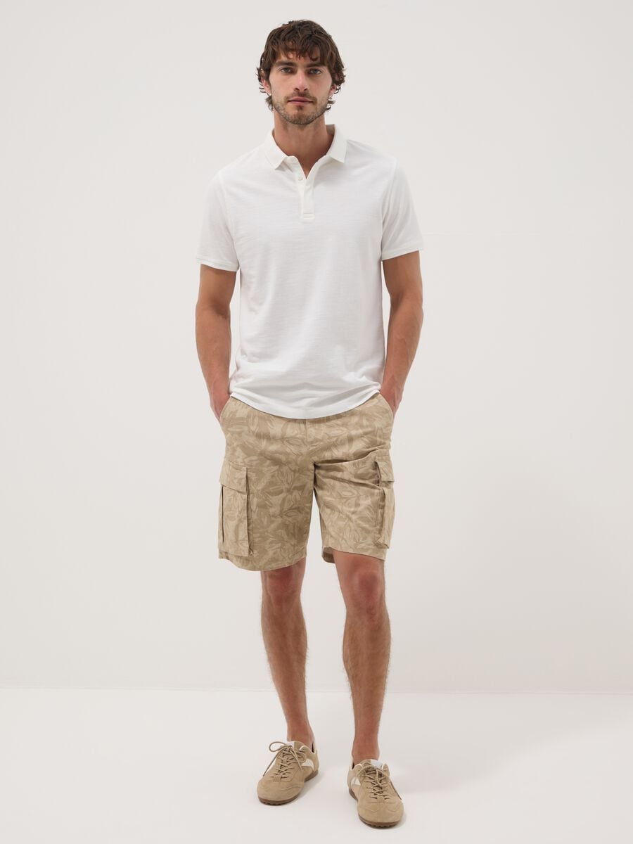 Beige stretch cotton cargo bermuda shorts_0