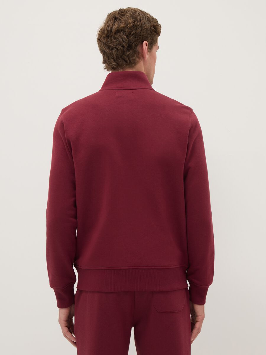 Red cotton blend regular fit hoodie with full zip_2